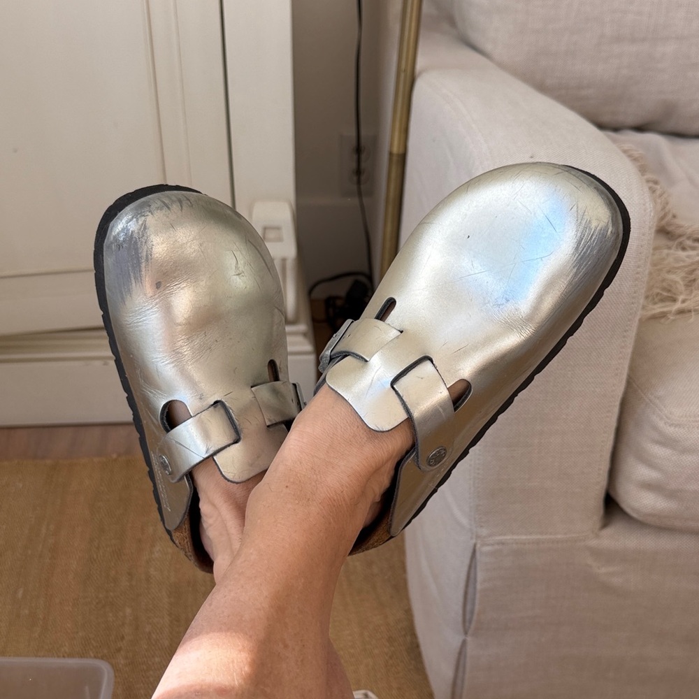 Birkenstock Metallic Silver Clogs - Picture 4 of 12